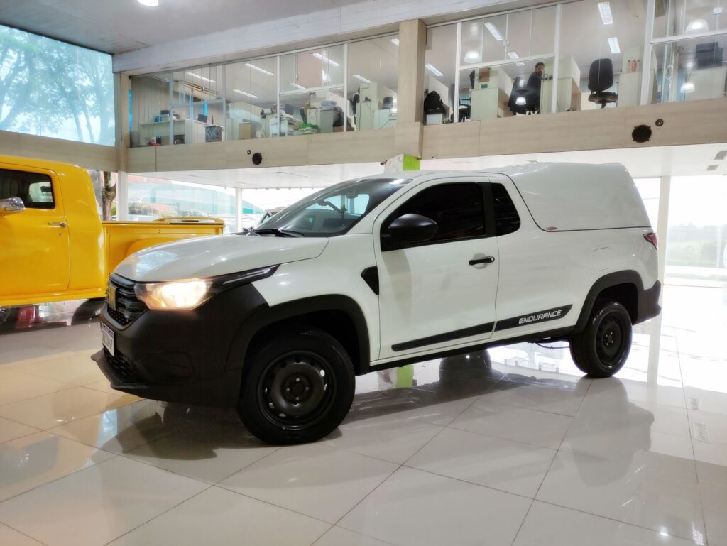 Capota de fibra para Fiat Strada, modelo furgão sem vidros.